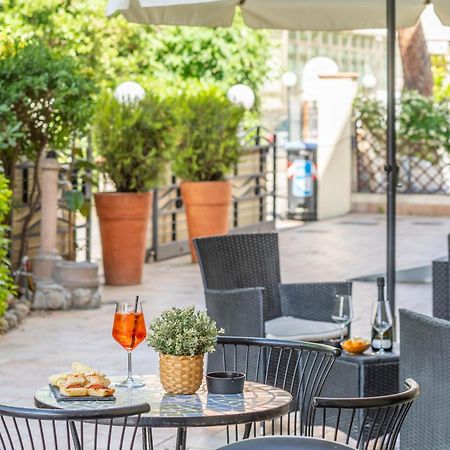 Hotel Vannucci Rimini Exterior photo