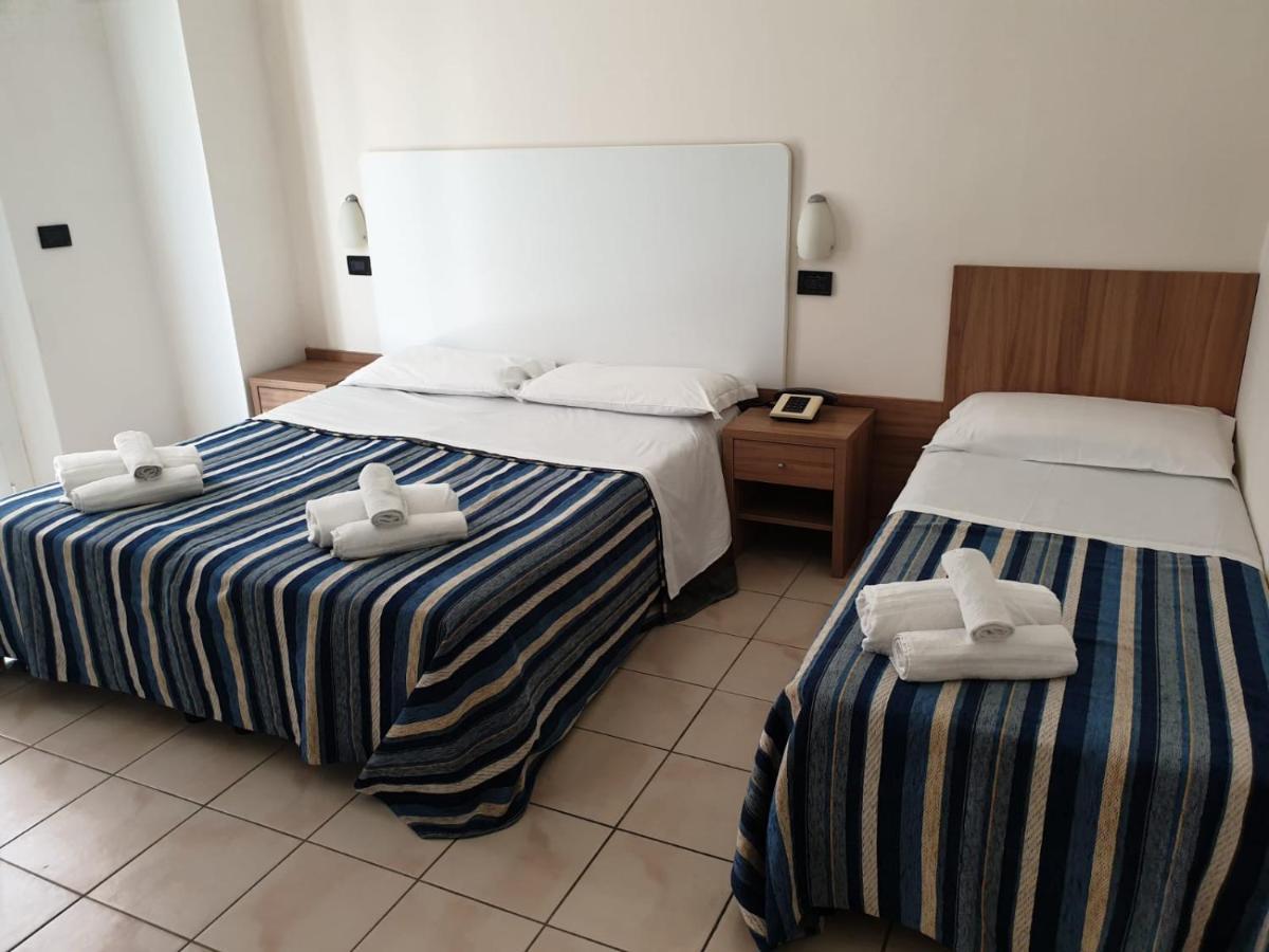 Hotel Vannucci Rimini Exterior photo
