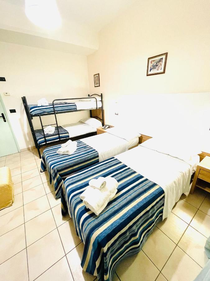 Hotel Vannucci Rimini Exterior photo