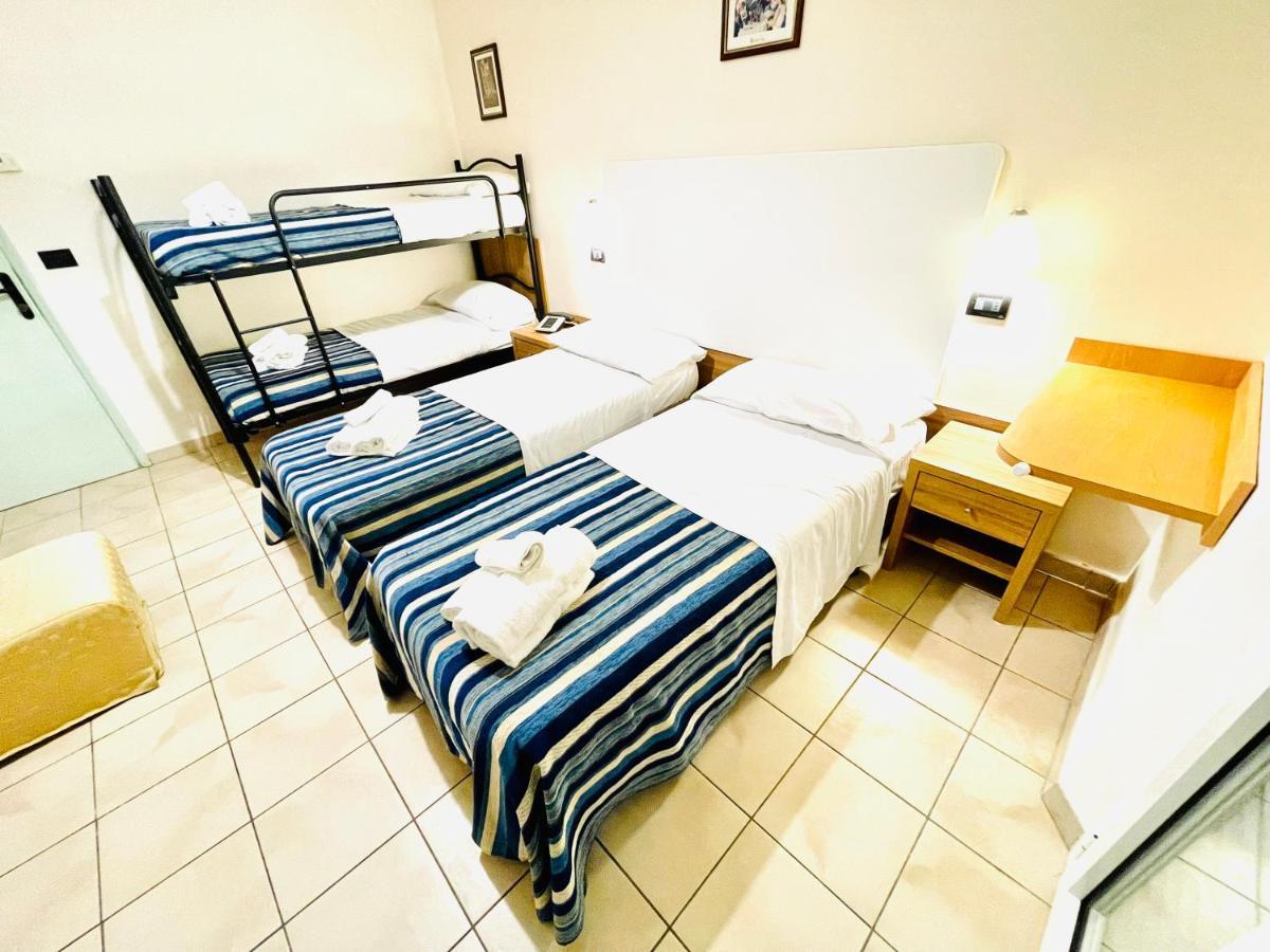 Hotel Vannucci Rimini Exterior photo