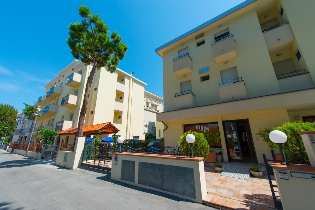 Hotel Vannucci Rimini Exterior photo