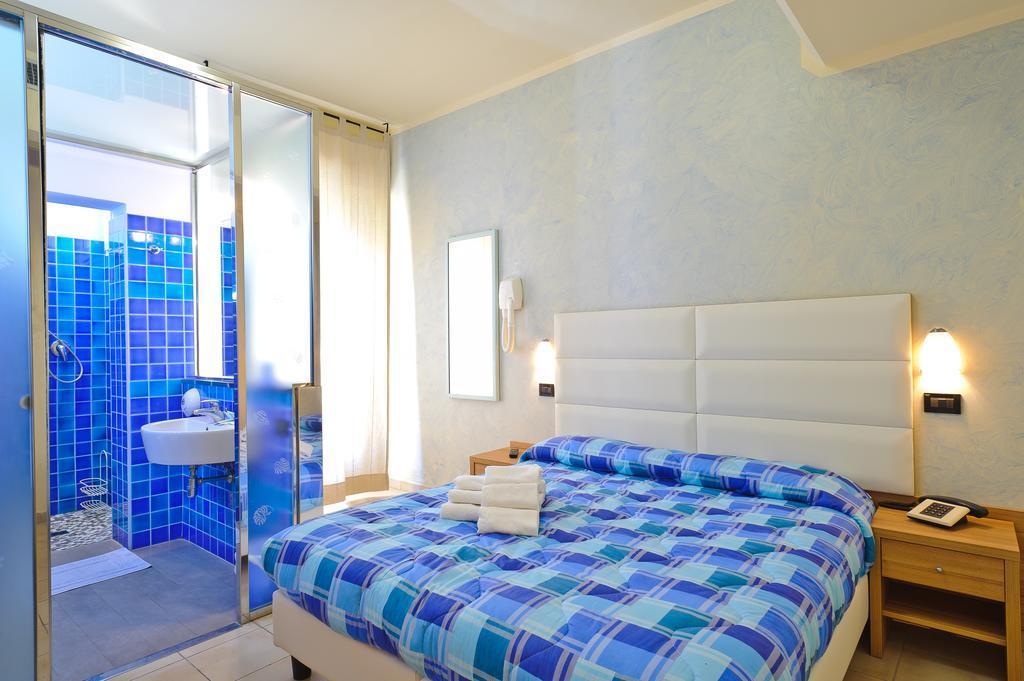 Hotel Vannucci Rimini Exterior photo