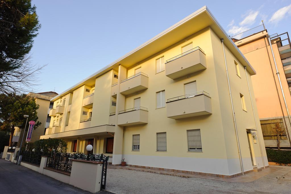 Hotel Vannucci Rimini Exterior photo