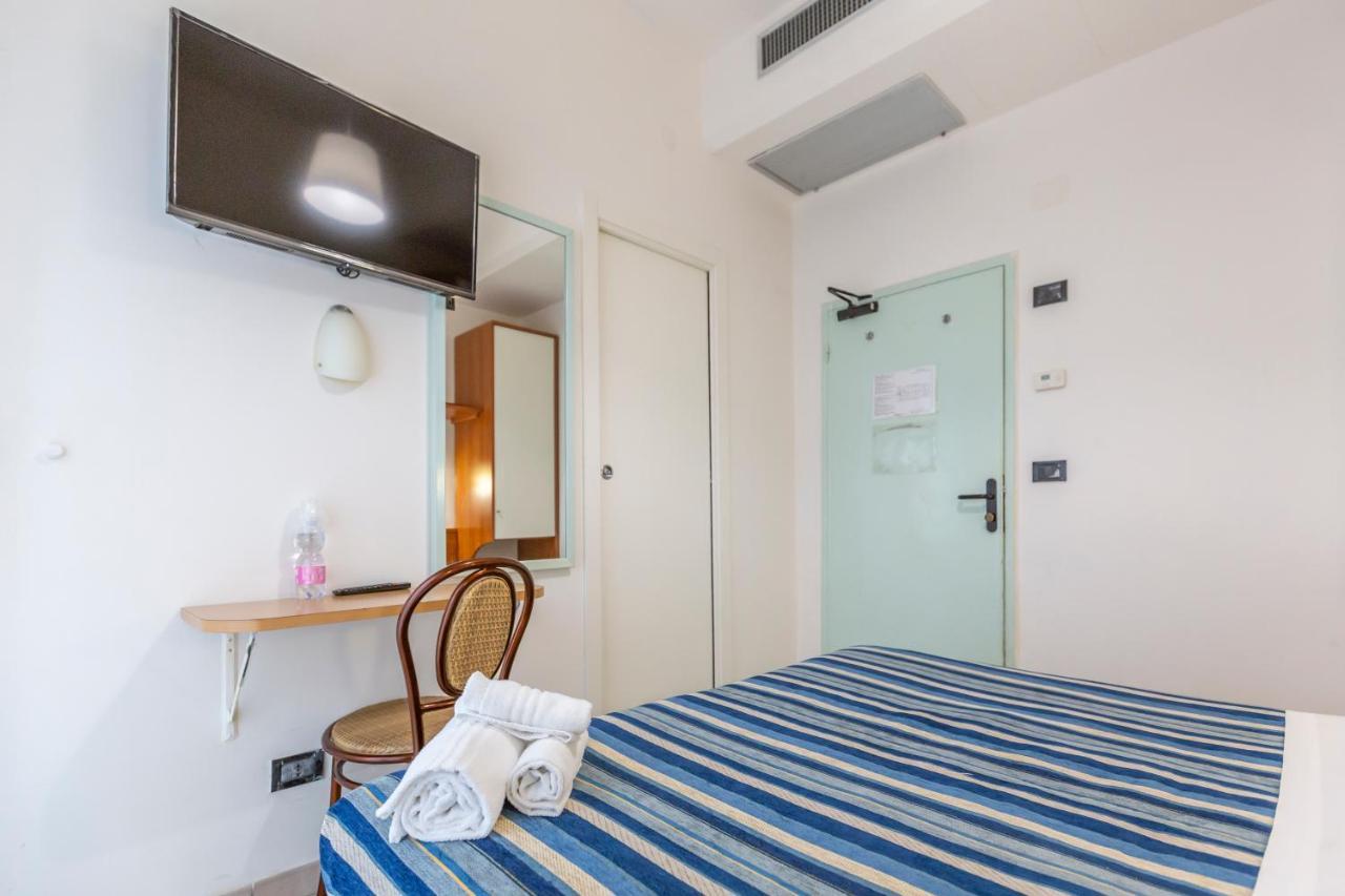 Hotel Vannucci Rimini Exterior photo