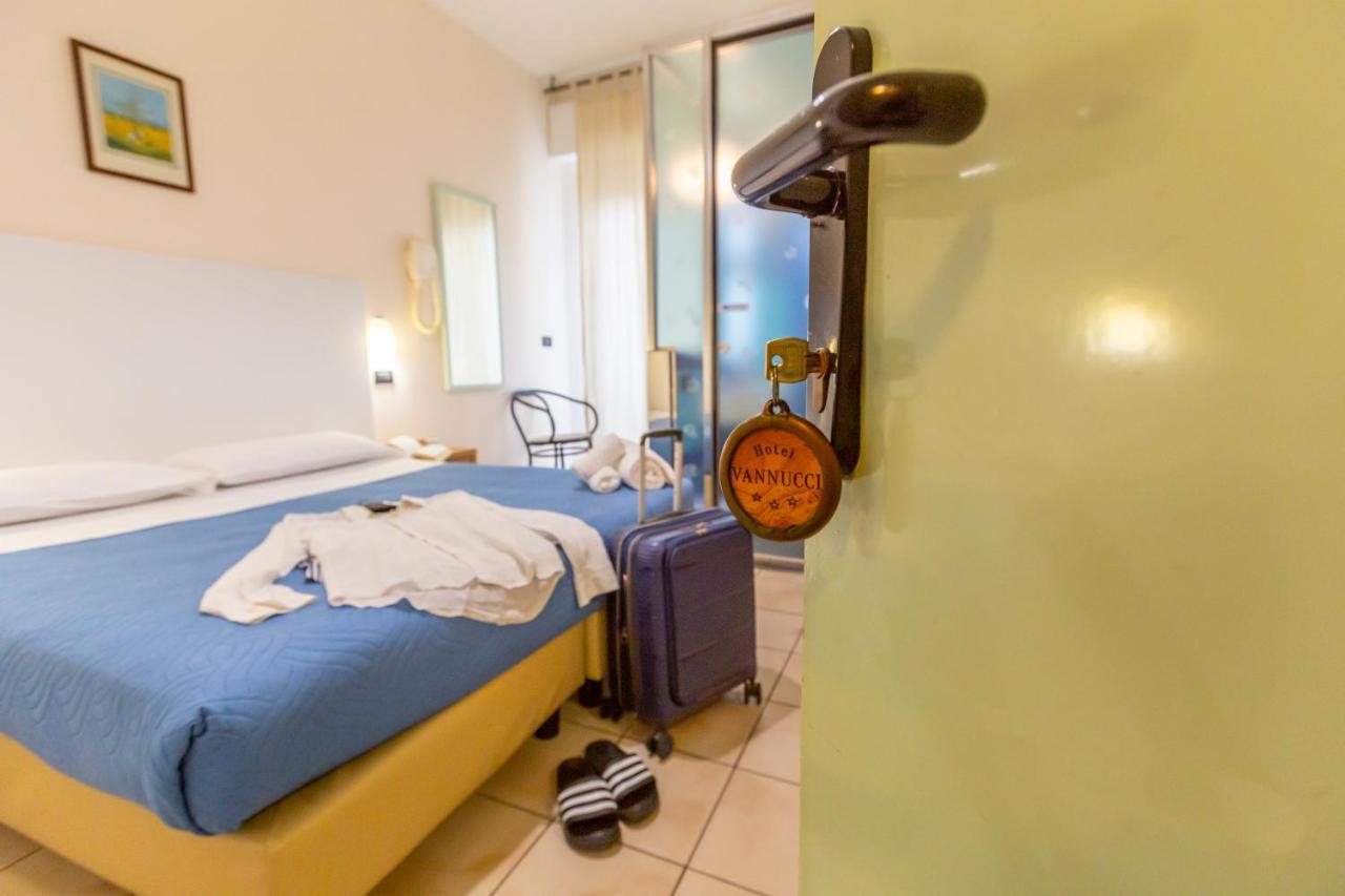 Hotel Vannucci Rimini Exterior photo