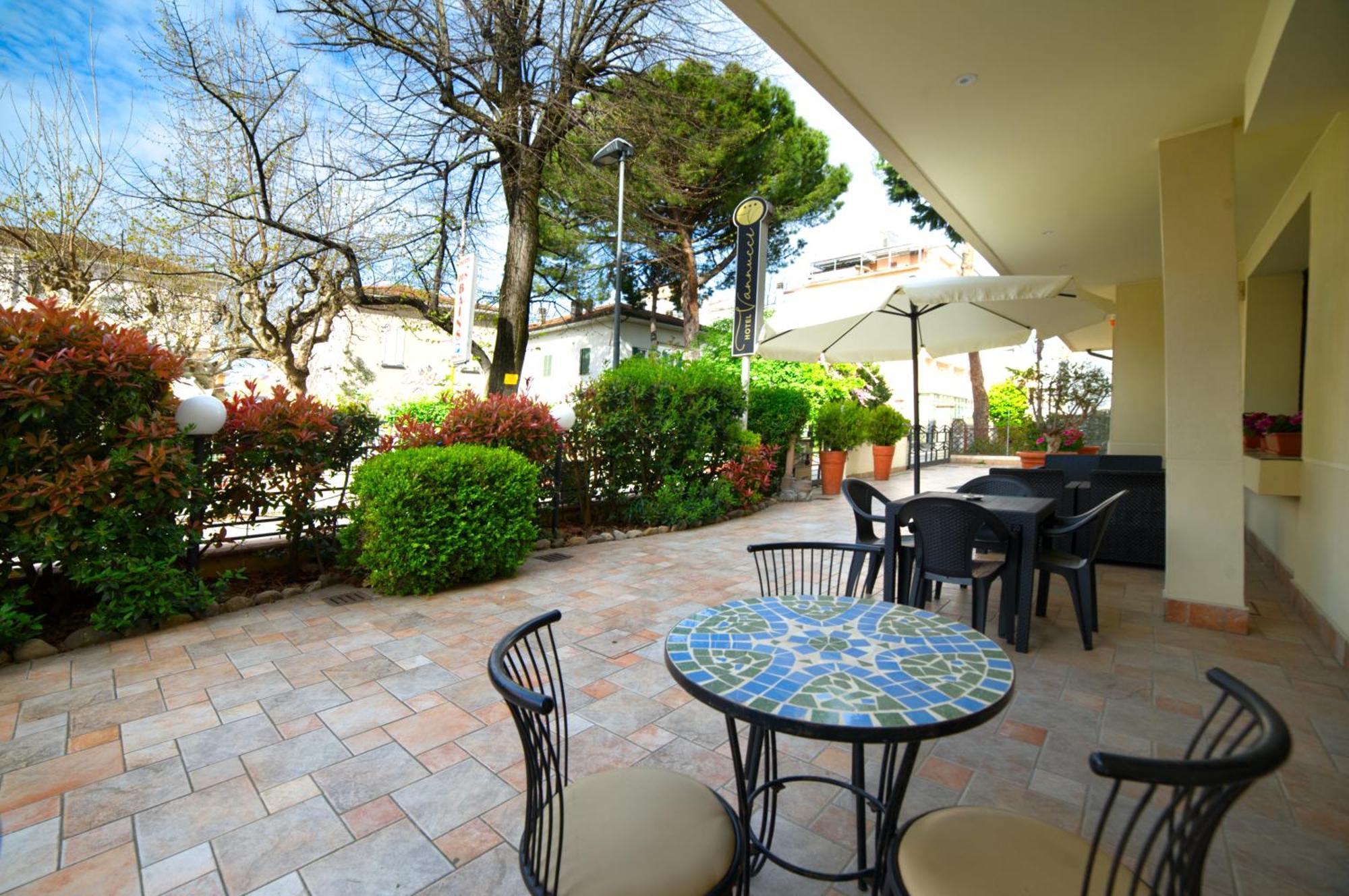 Hotel Vannucci Rimini Exterior photo