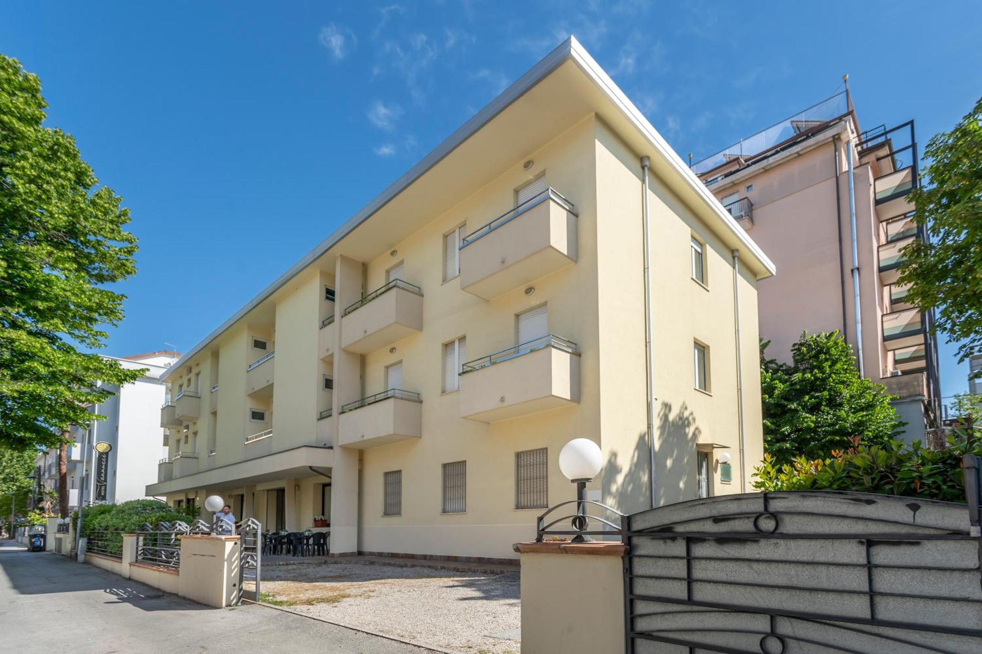 Hotel Vannucci Rimini Exterior photo