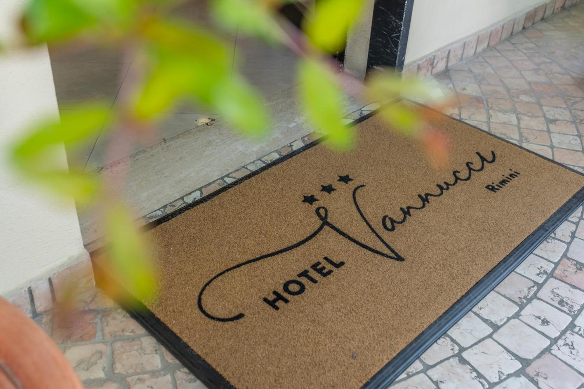 Hotel Vannucci Rimini Exterior photo