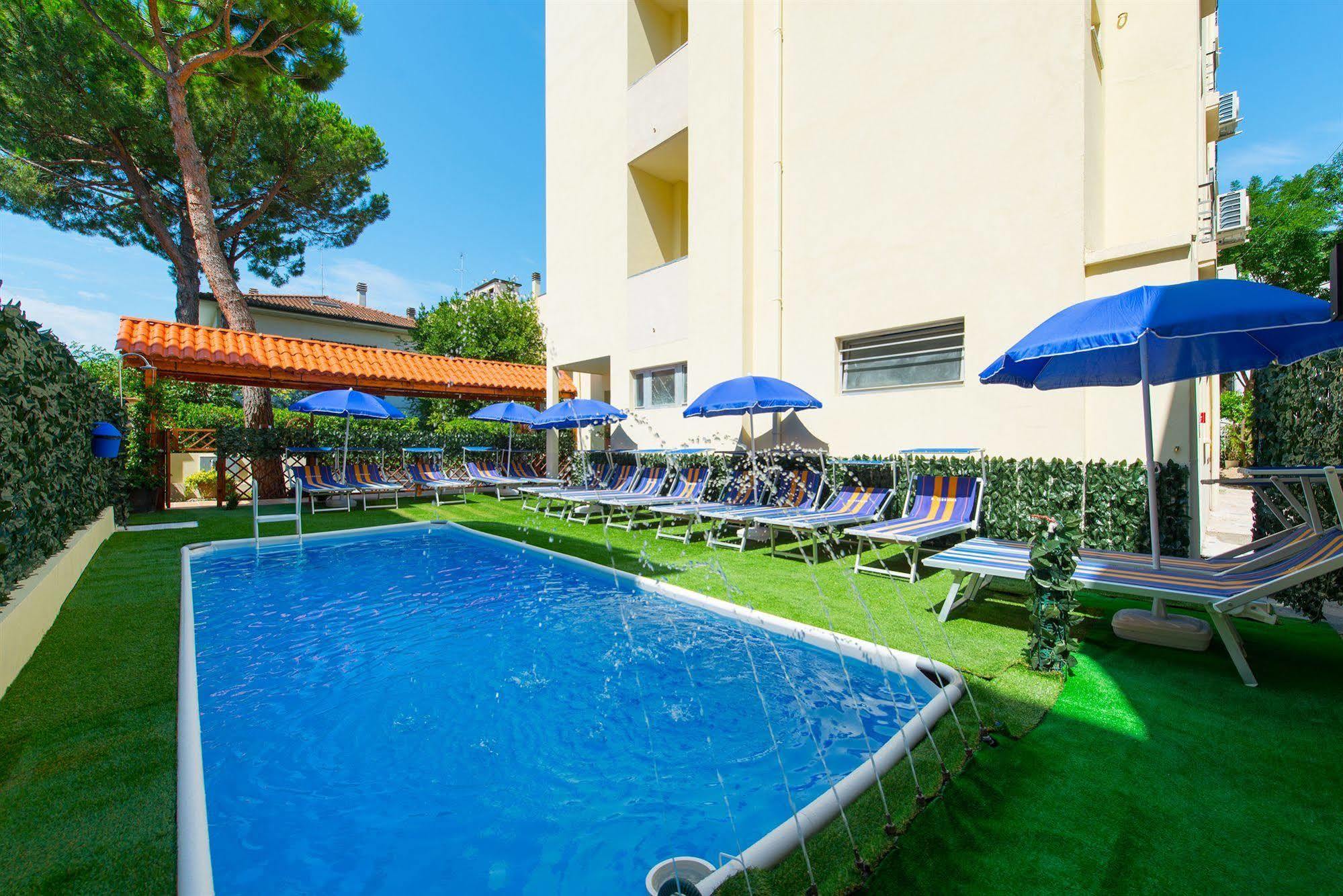Hotel Vannucci Rimini Exterior photo