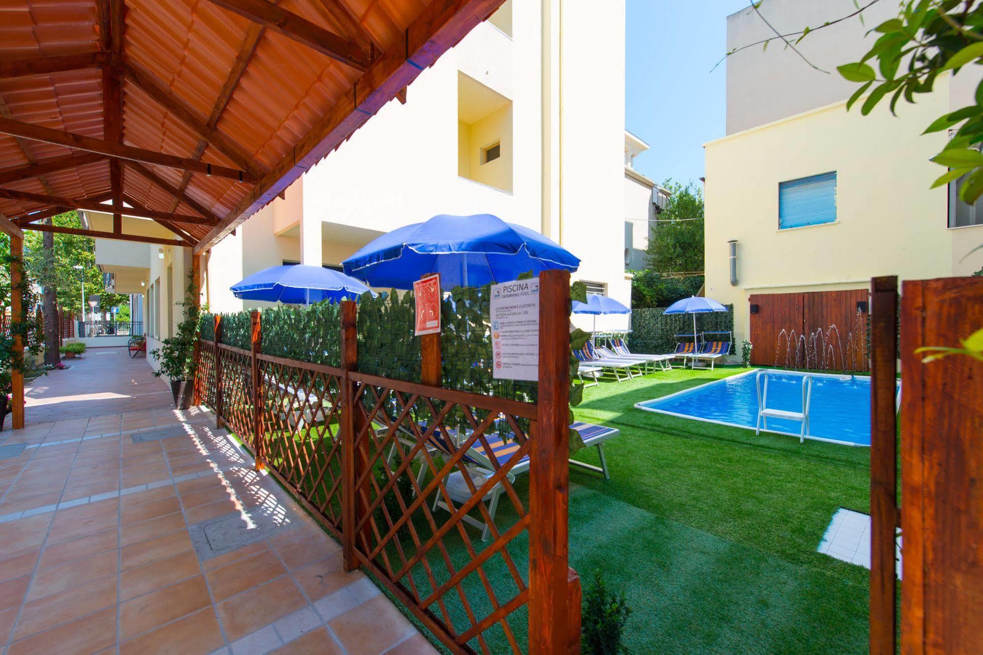 Hotel Vannucci Rimini Exterior photo