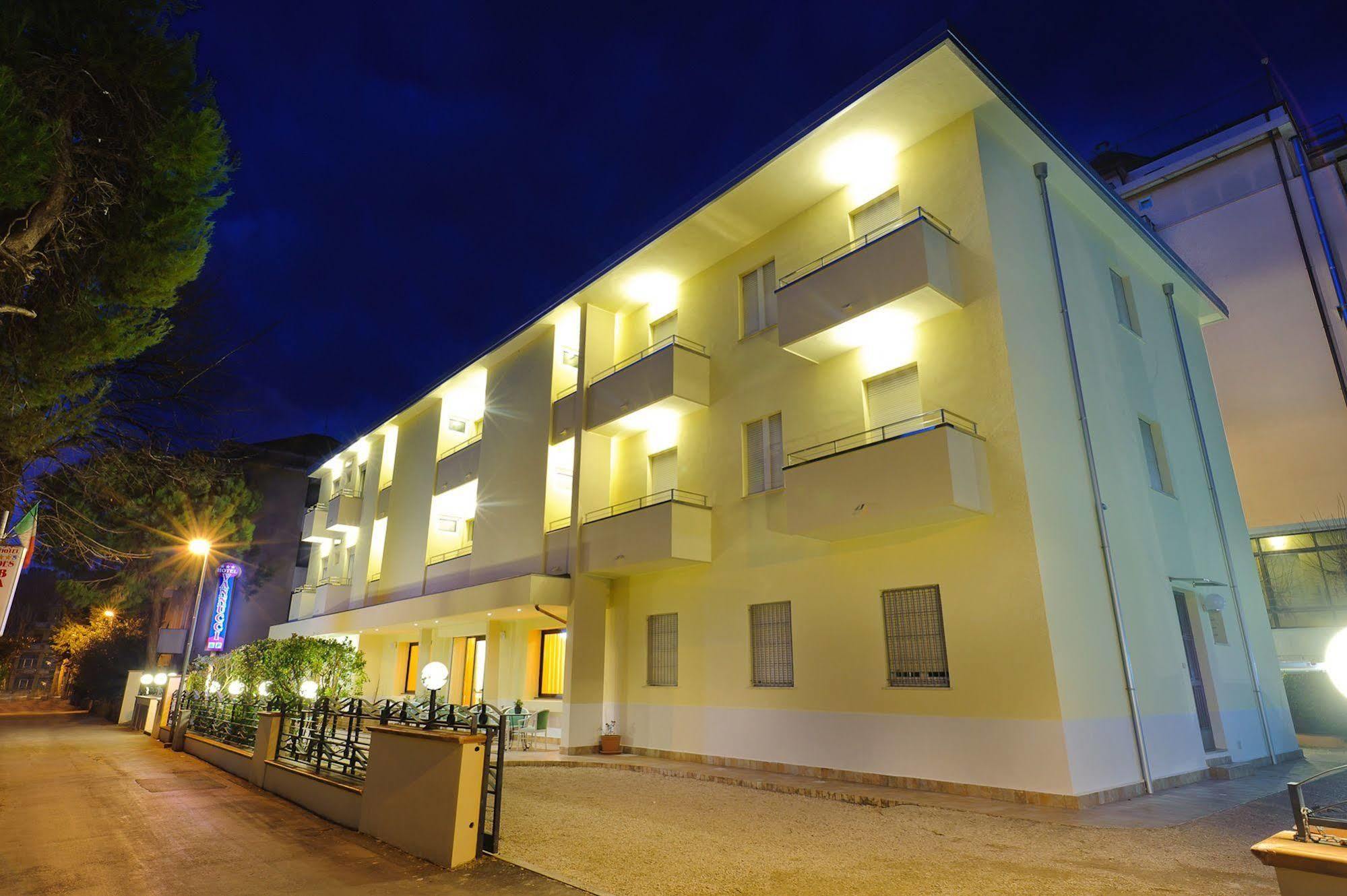 Hotel Vannucci Rimini Exterior photo
